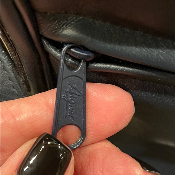 Vintage ETIENNE AIGNER Navy Blue Large Gold Logo Shoulder Bag Classic - Picture 4 of 14